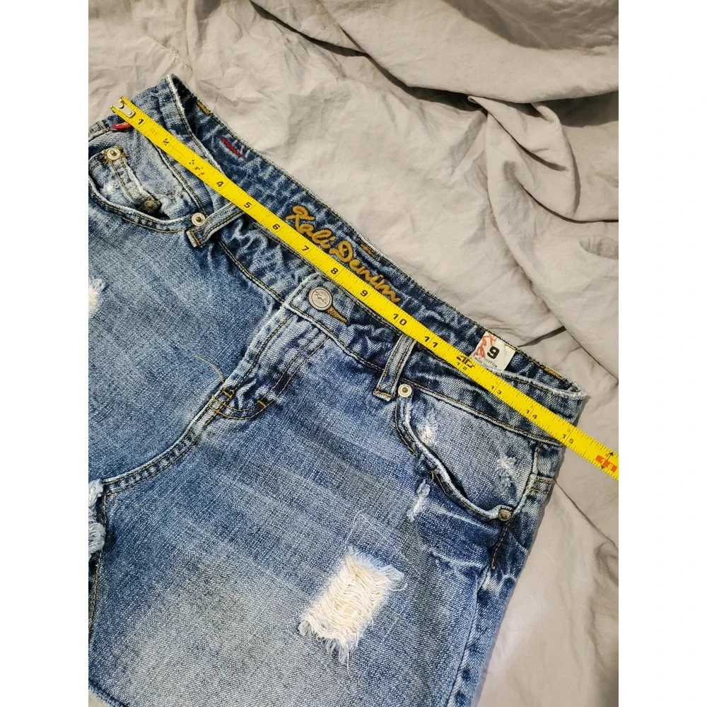 Kali Denim Distressed Mini Skirt Medium Wash Frayed‎ Hem Y2K Size 9
